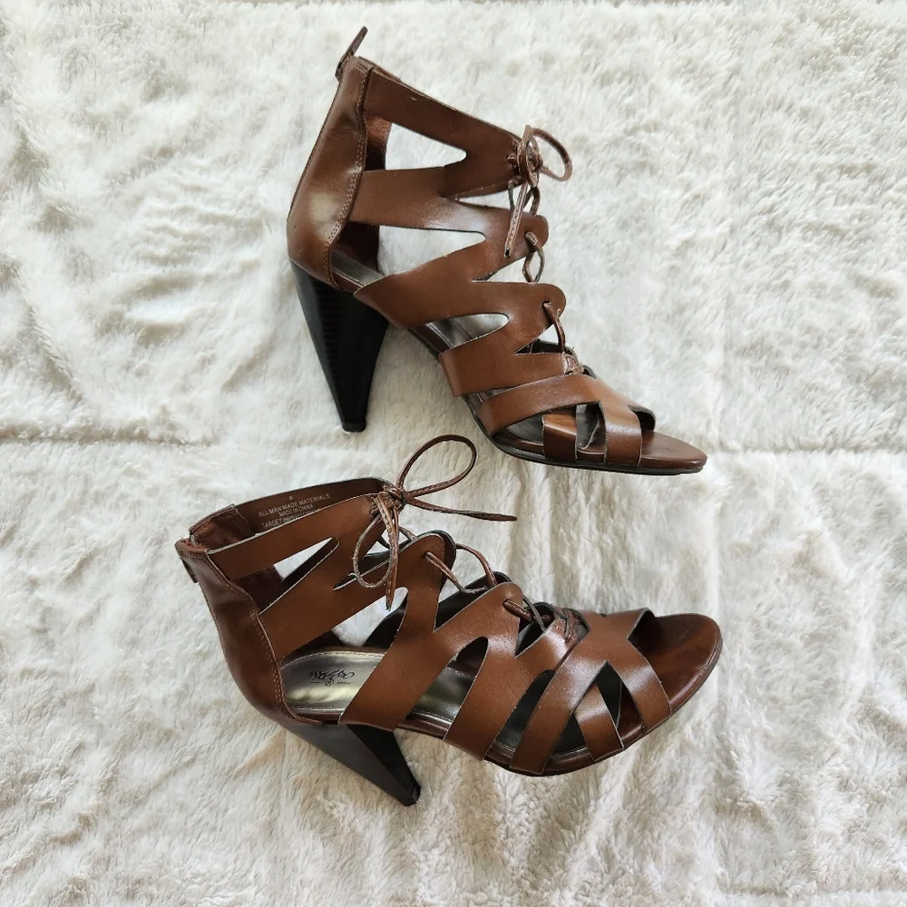 Mossino Target High Heels Ladies Size 8 Man Made Materials with a Leather Look
